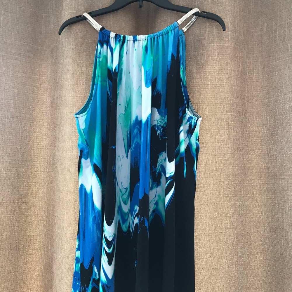 Halter 🌊🌊🦋Swirling black and blue top 🌊